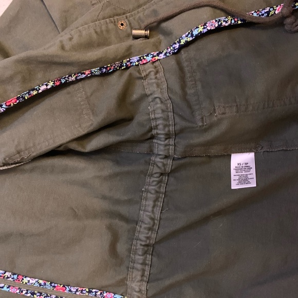 ✨3/$25✨Army Green Spring Jacket - Picture 3 of 4
